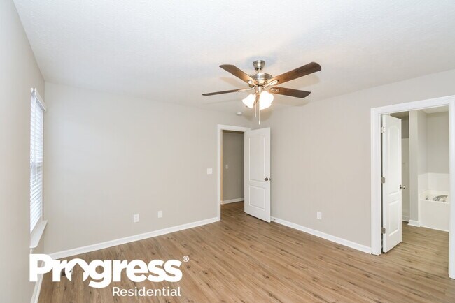 Building Photo - 3338 Meadowhill Dr