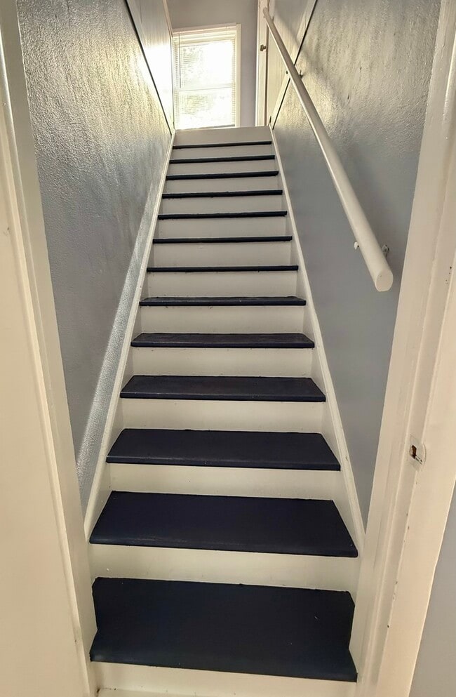 Building Photo - 723 Glendale Ave