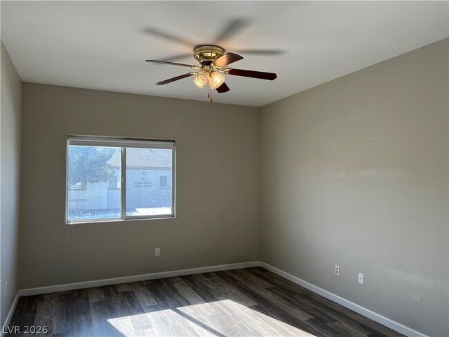 Building Photo - 5650 E Sahara Ave