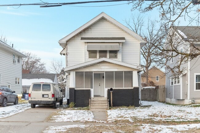 Primary Photo - 1728 Berkshire Pl