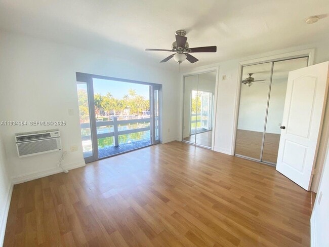 Building Photo - 2185 NE 123rd St