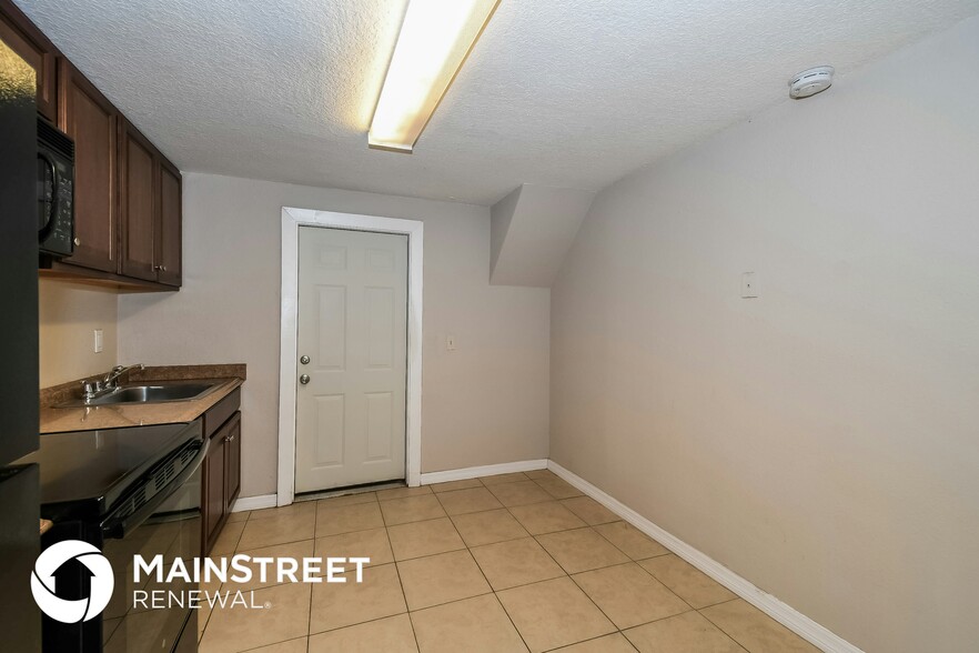 Building Photo - 9155 5th Ave