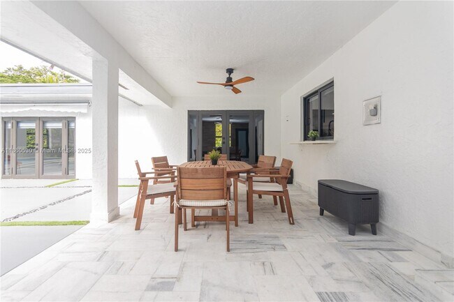 Building Photo - 3850 SW 130th Ave