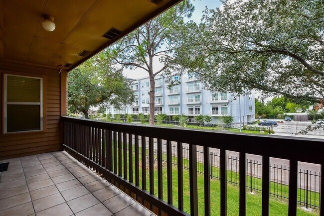 Building Photo - 10555 Turtlewood Ct