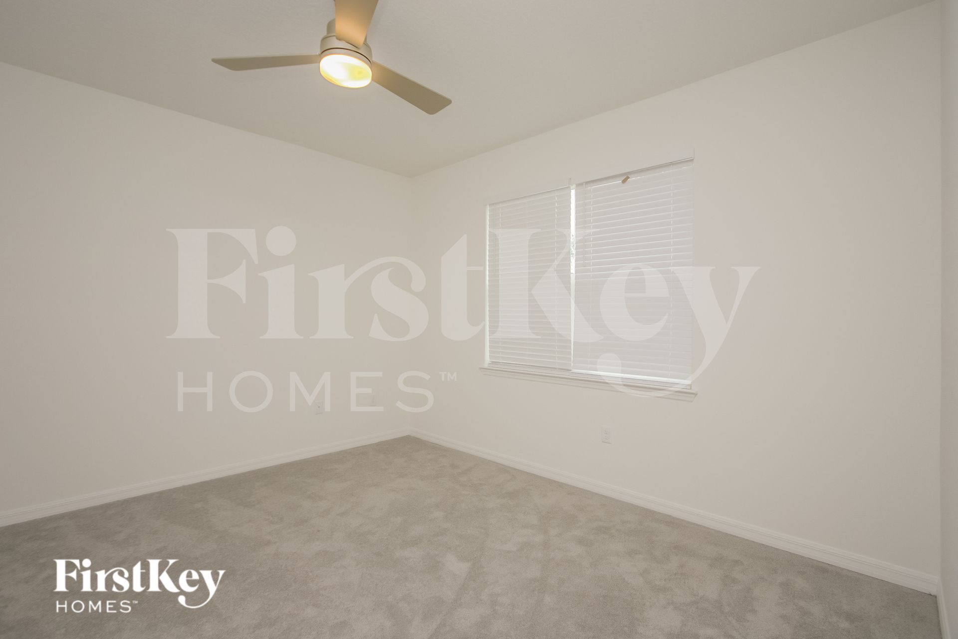 Building Photo - 328 Corbel Ln