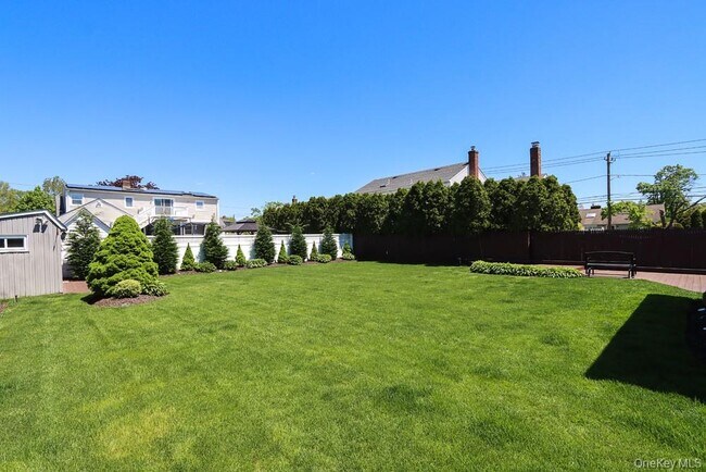 Building Photo - 223 Chestnut Ave