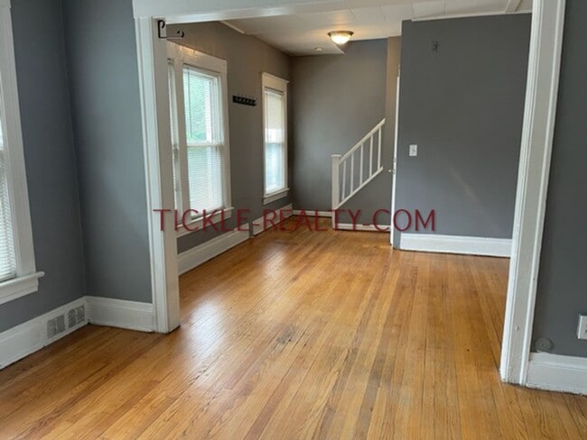 Building Photo - 2-4 Whalin Street