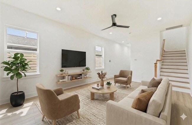 Building Photo - 8048 Sunbury St