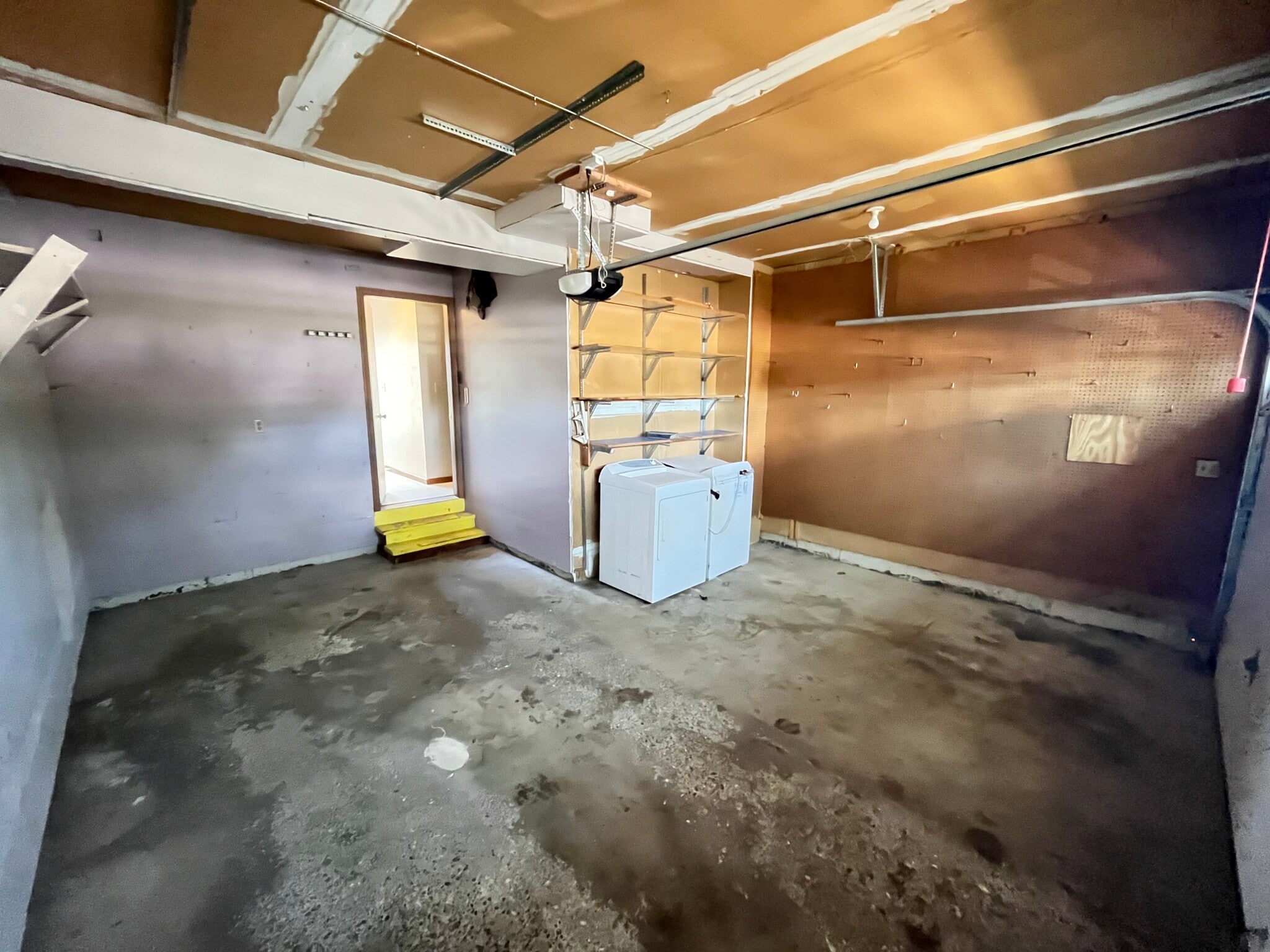 Garage - 203 13th Ct