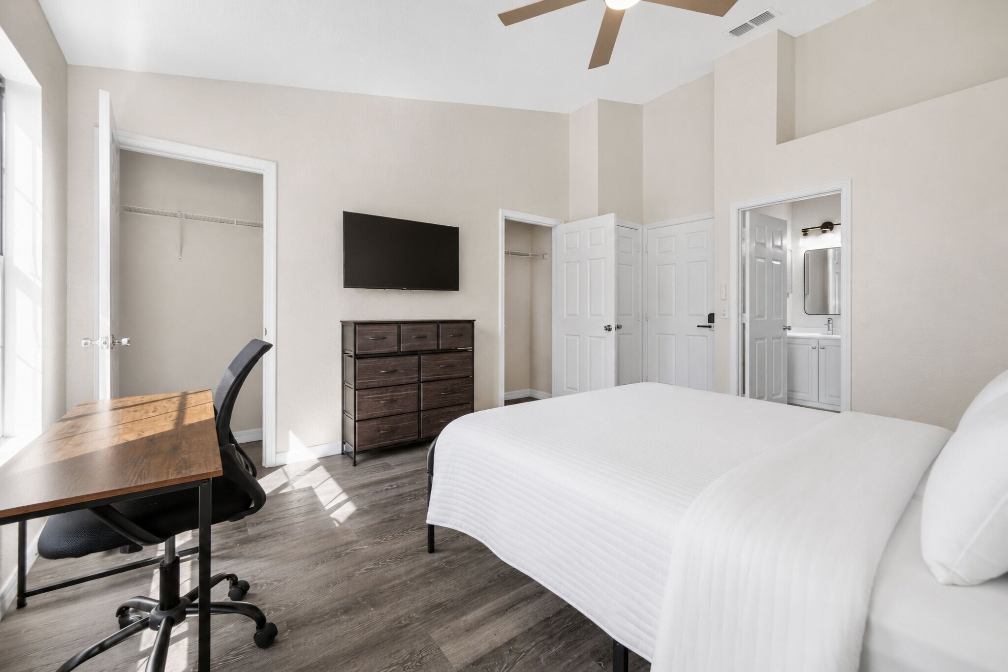 Building Photo - 4214 Plantation Cove Dr