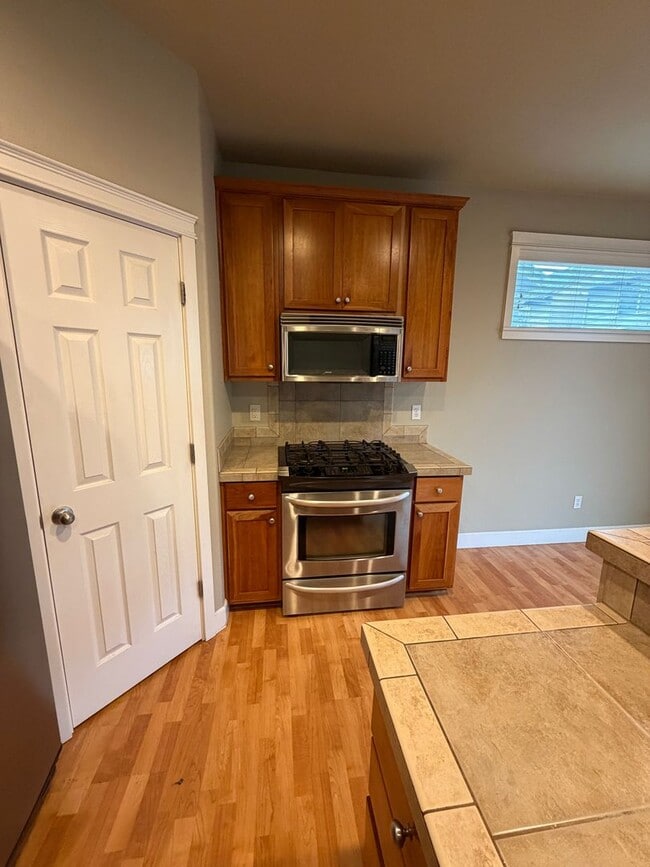 Building Photo - 3-Bed/2.5 Bath + Office & Bonus Room on Quiet Dead-End Street