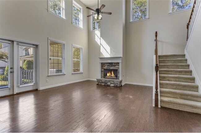 Building Photo - 1234 King Springs Ct SE