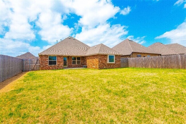 Building Photo - 12108 Chesterfield Ln