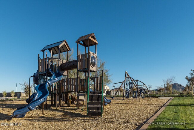 Building Photo - 2024 W Andalusian Trail