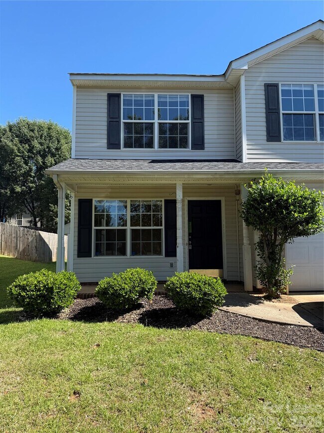 Building Photo - 3327 Buckvalley Dr