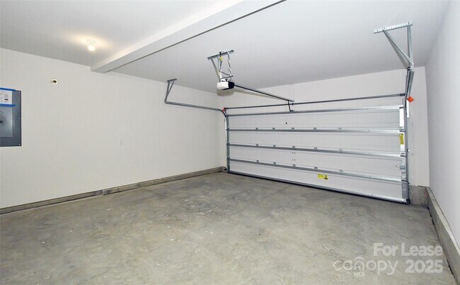 Building Photo - 7867 Iron Rd