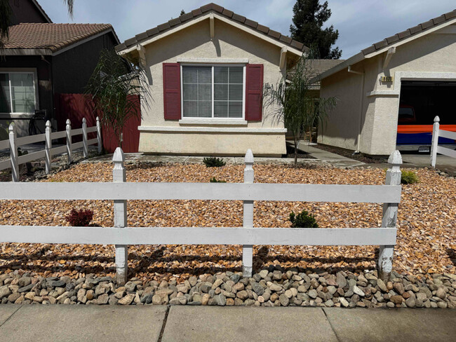 Primary Photo - 8671 Shasta Lily Dr