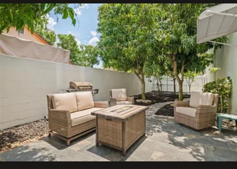 Building Photo - 3413 W Kirby St