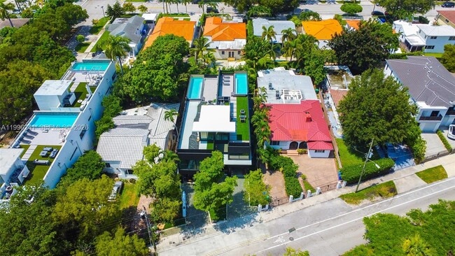 Building Photo - 420 SW 15th Rd