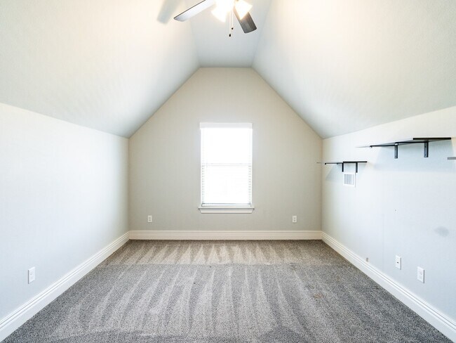 Building Photo - 1671 Sunrise Cir