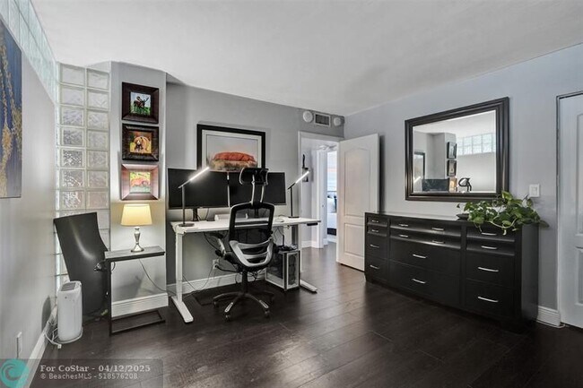 Building Photo - 4280 Galt Ocean Dr