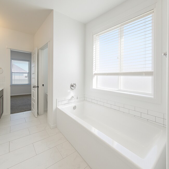 Building Photo - MOVE IN READY! Welcome Home! 3 bed/2 bath ...