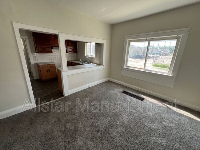 Building Photo - 3361 W 84th St