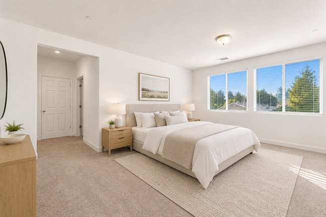 Building Photo - Massive 5BR Luxury: Your Fresno Dream Home!