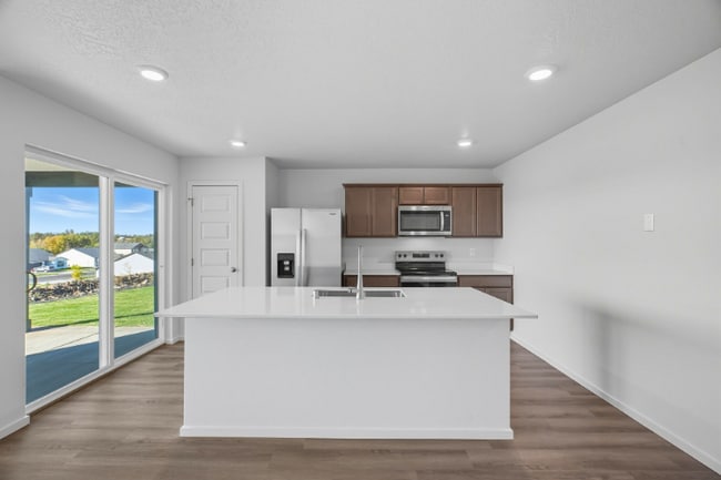 Building Photo - 806 K St