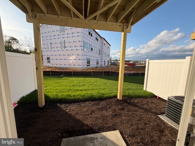 Building Photo - 40 Basswood St