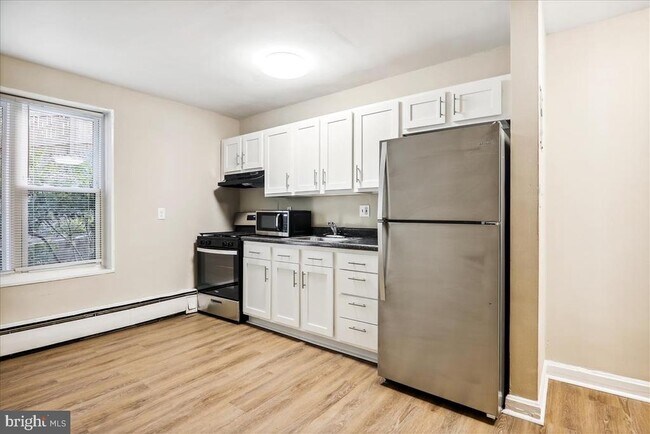Building Photo - 702 Chaney Dr
