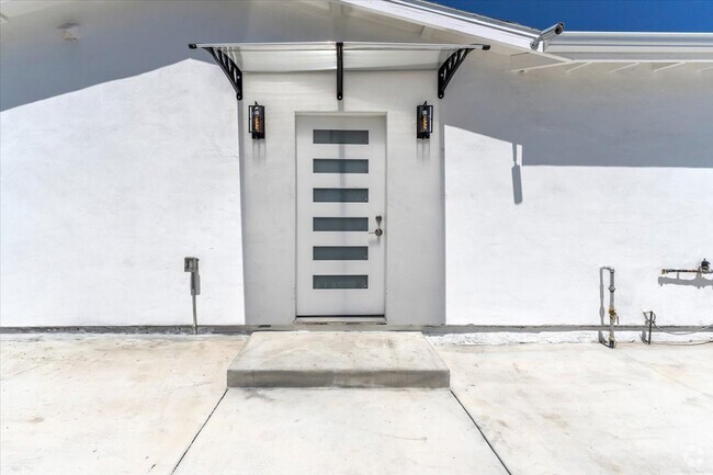 Building Photo - 7865 Chastain Ave