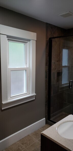 Building Photo - 1508 Humboldt