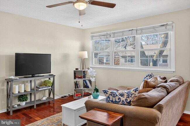 Building Photo - 462 Worthington Rd