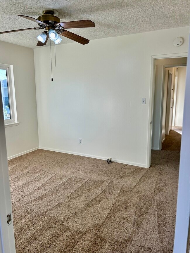 Building Photo - GREAT 3BD HOUSE WITH INCREDIBLE OUTDOOR SPACE!