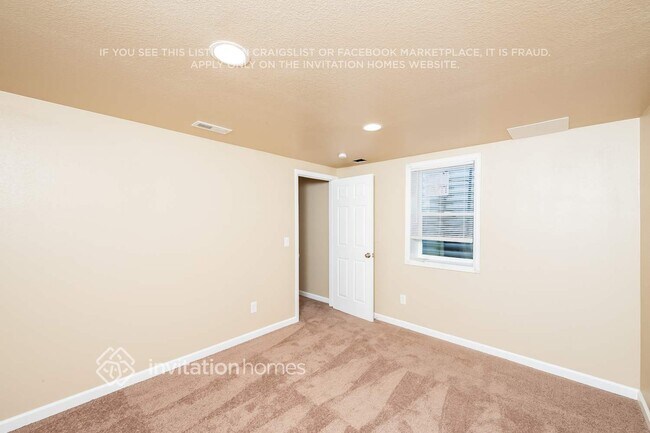 Building Photo - 2871 S Argonne St