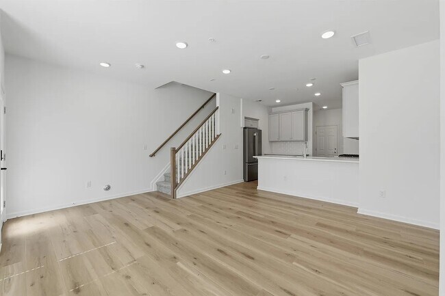 Building Photo - 400 Willow St