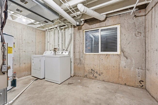 Building Photo - $2,140.95 with $300 off the first month's rent, 2 Beds - 2 Bath, Single Family Home in Centennial...