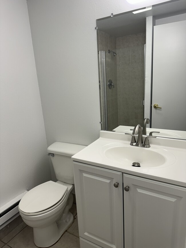 Building Photo - 1061 W Beaver Creek Blvd