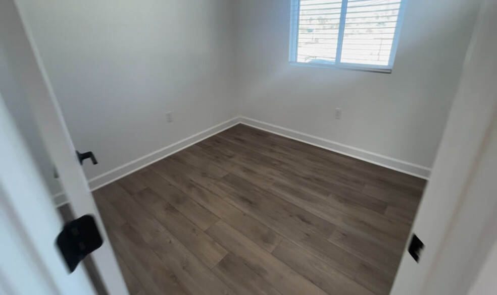 Building Photo - 2115 Reed Dr