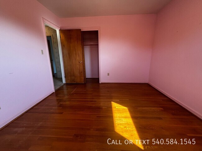 Building Photo - 1511 Narcissus St