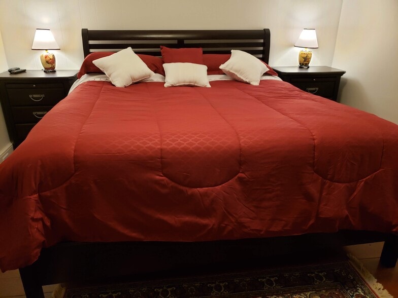 Master bedroom 2 room suite on second floor - 3849 Township Line Rd