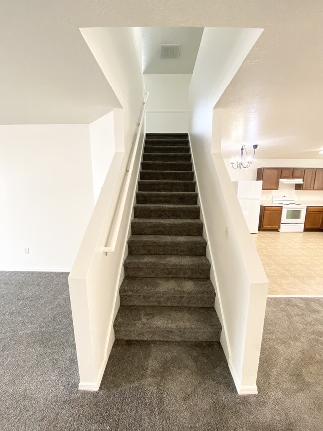 Building Photo - 1243 W 520 S