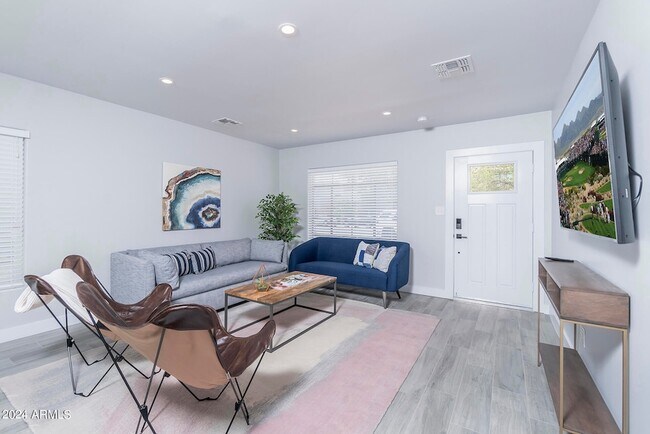 Building Photo - 7520 E McKnight Ave