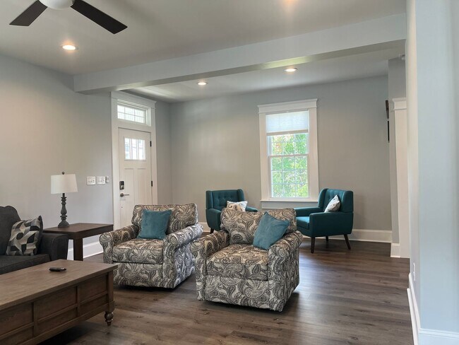 Building Photo - Gorgeous Brand New 3/2 Move In Ready Now!
