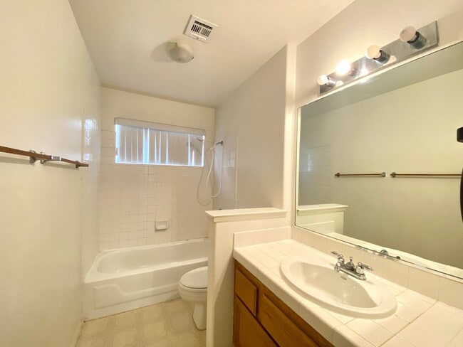 Building Photo - 4425 Frostbrook Cir