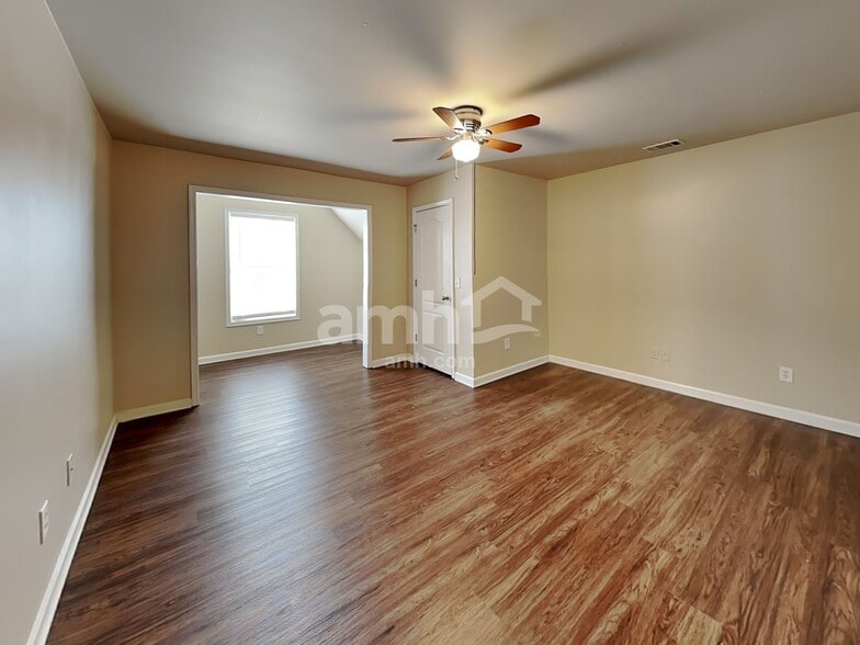 Building Photo - 148 Crescent Woode Dr