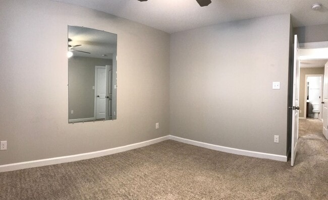 Building Photo - Super Sweet on Streamwood