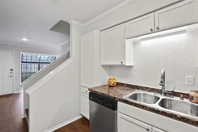 Building Photo - 5718 Marvin Loving Dr