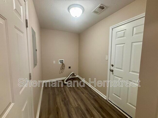 Building Photo - 636 Bridgton Dr